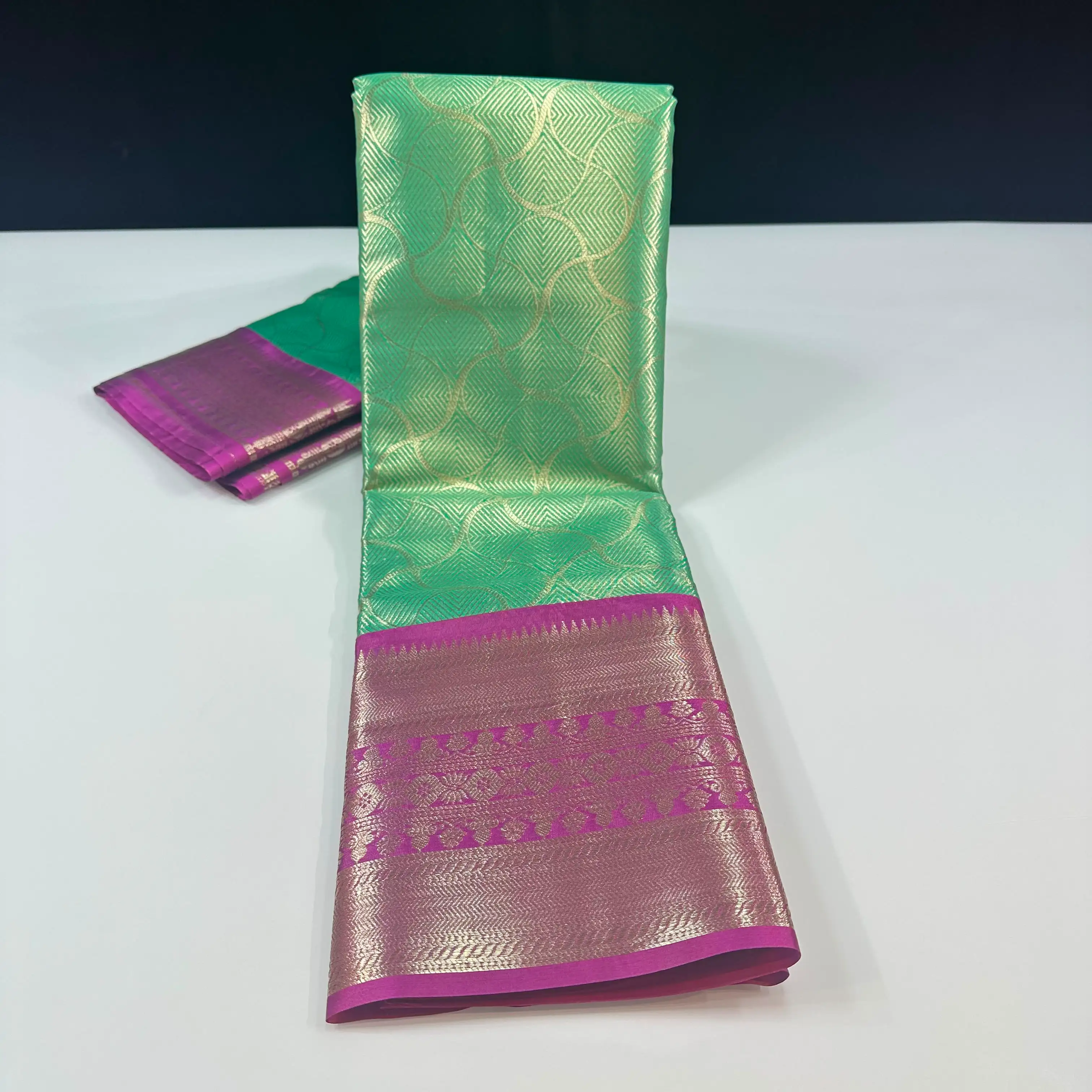 Tissue Brocade Contrast Border Semi Kanchipuram Silk Saree